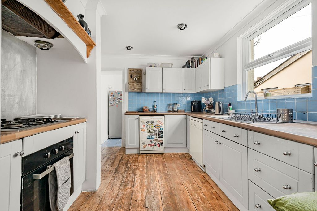 Property photo 3 of 22