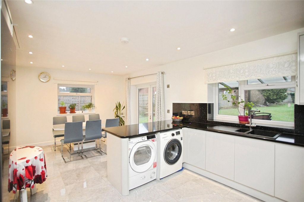 Property photo 3 of 26 Picture No. 25