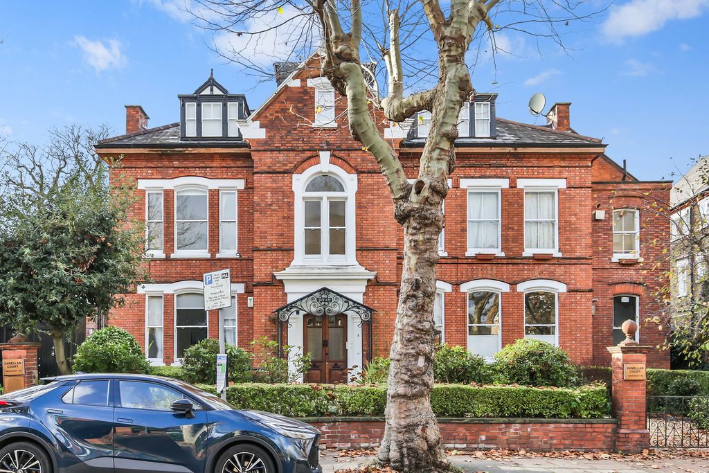 Property photo 1 of 12