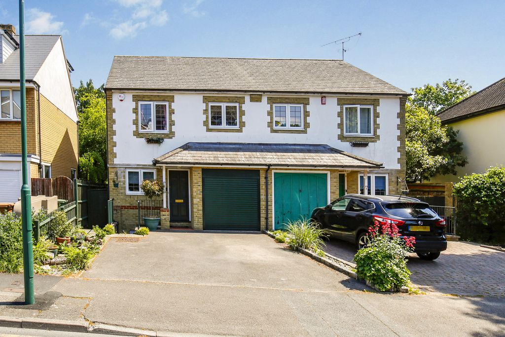 Property photo 1 of 33