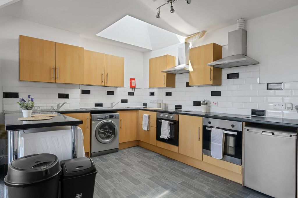 Property photo 2 of 7 Picture No. 86