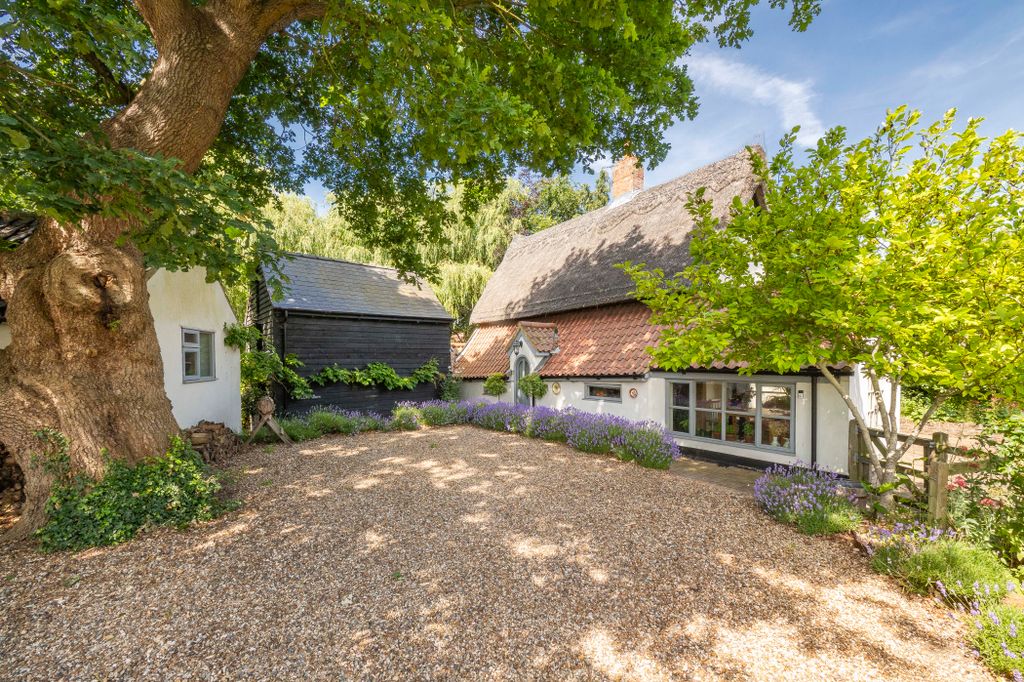 Property photo 2 of 37 _1203193
