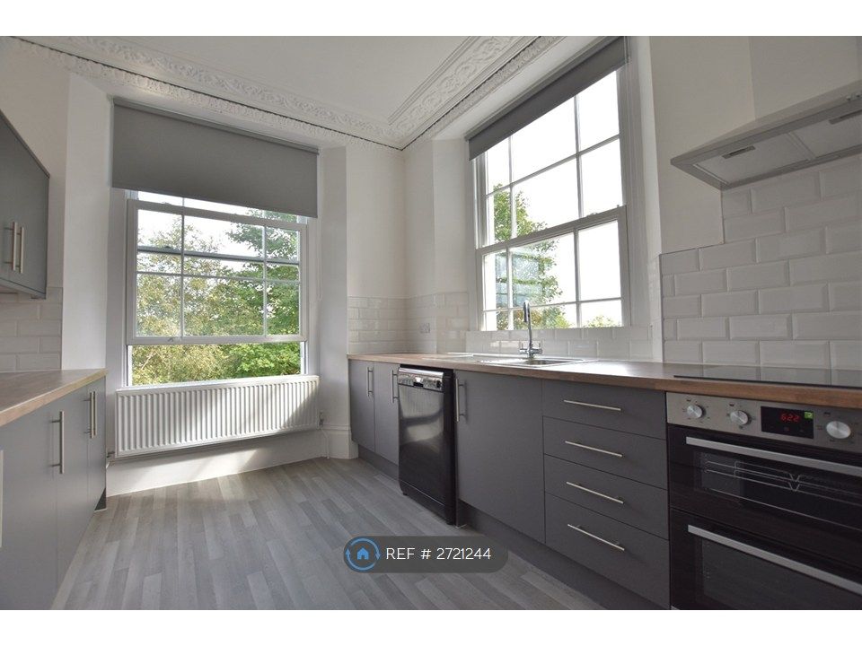 Property photo 1 of 9 Kitchen