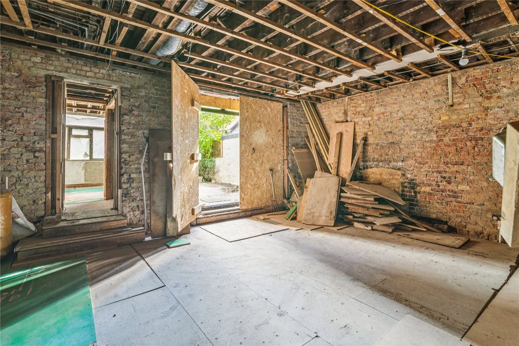 Property photo 3 of 16 Picture No. 06