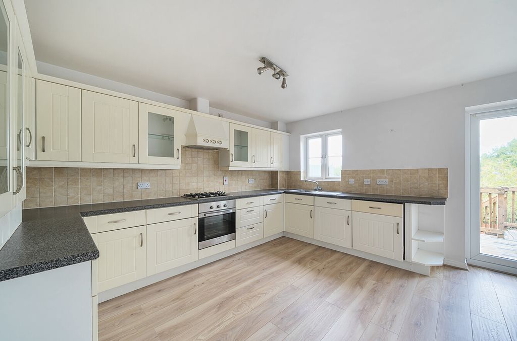 Property photo 3 of 26 Seddons, Tiverton
