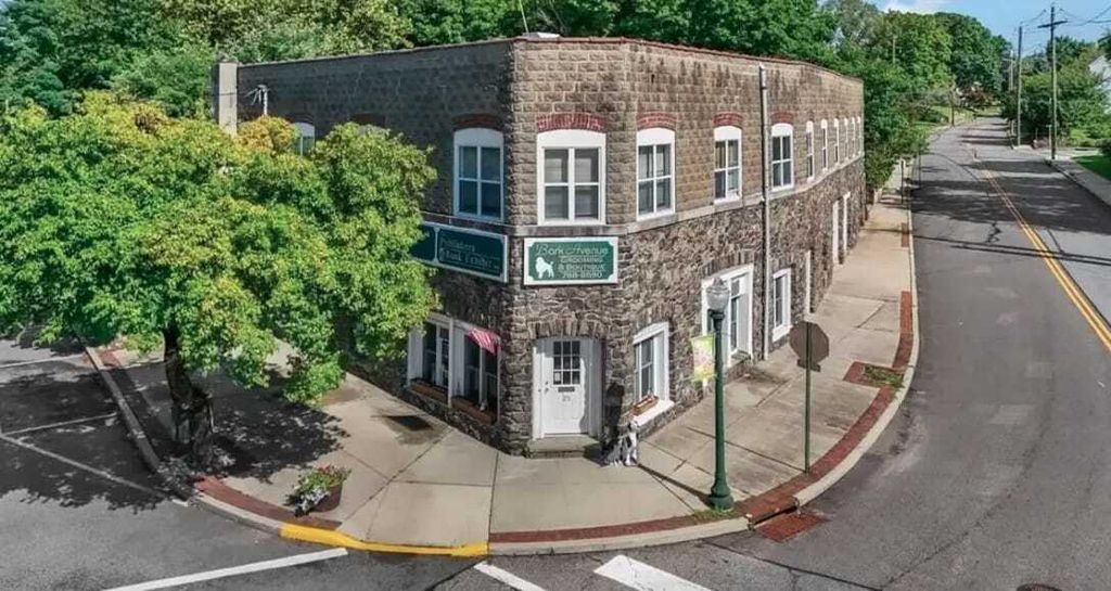 Property photo 1 of 31