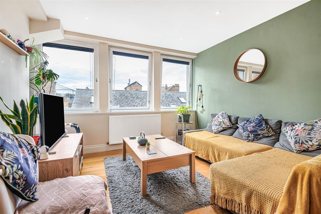 Property photo 2 of 17 8_79302.Jpg