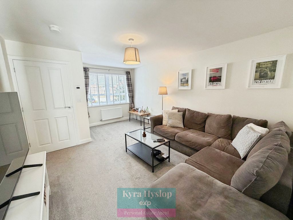 Property photo 3 of 13