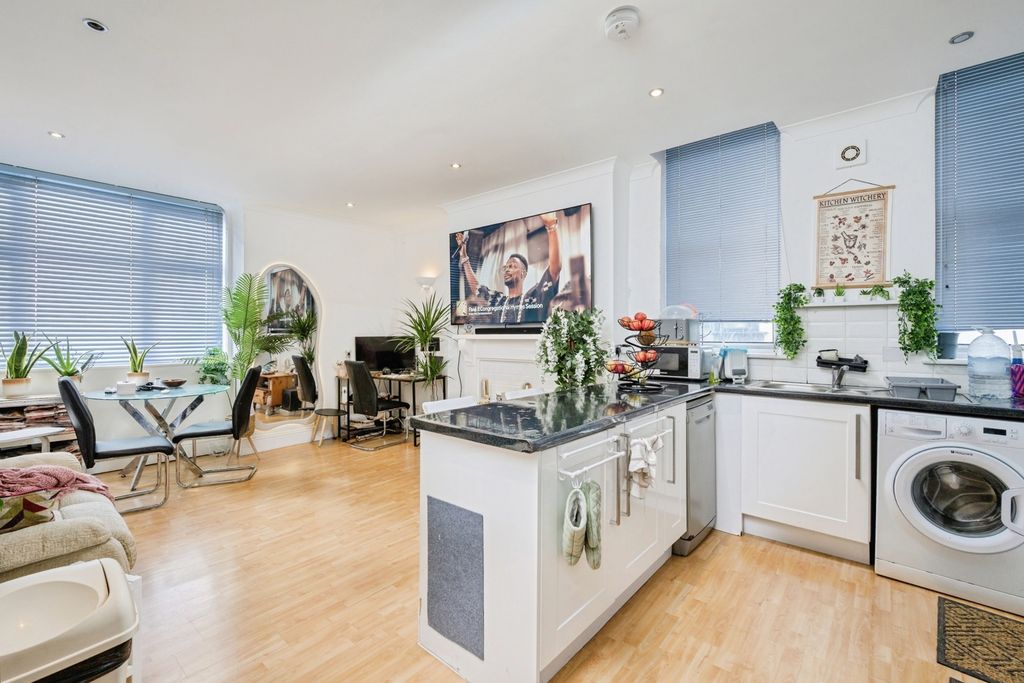 Property photo 3 of 12 Pbox-Img.Jpg