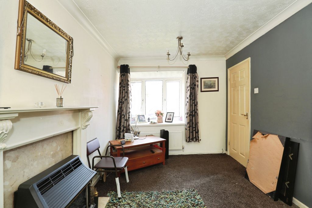 Property photo 3 of 15