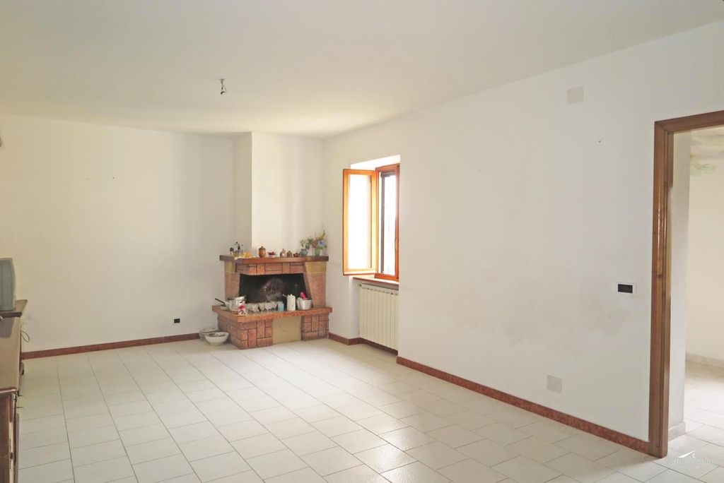 Property photo 3 of 28