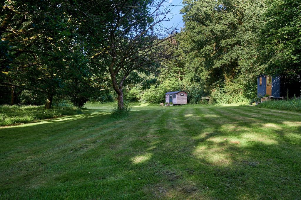 Property photo 2 of 35