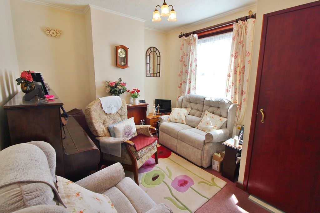 Property photo 3 of 11