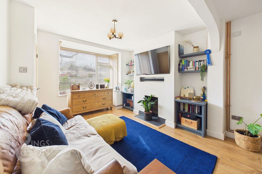 Property photo 2 of 24