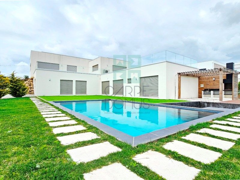 Property photo 1 of 65