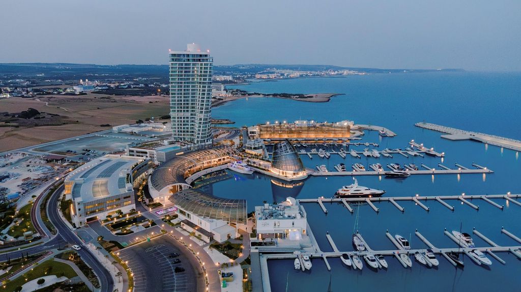 Property photo 3 of 43