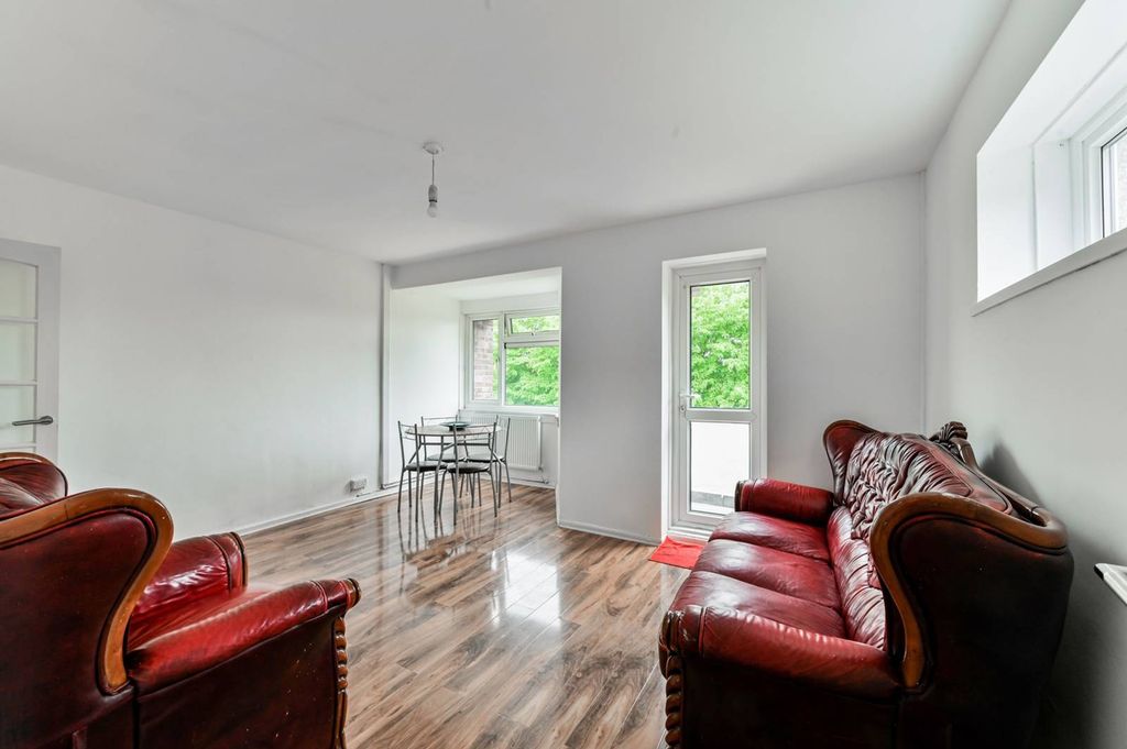 Property photo 3 of 13