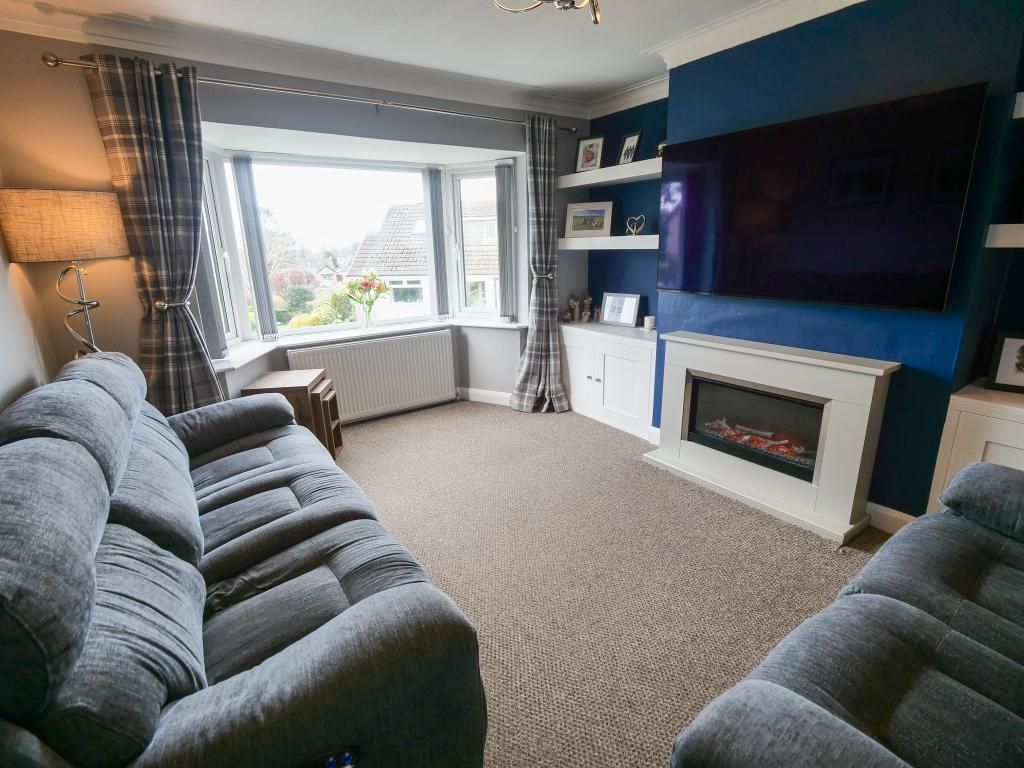 Property photo 3 of 20 Living Room