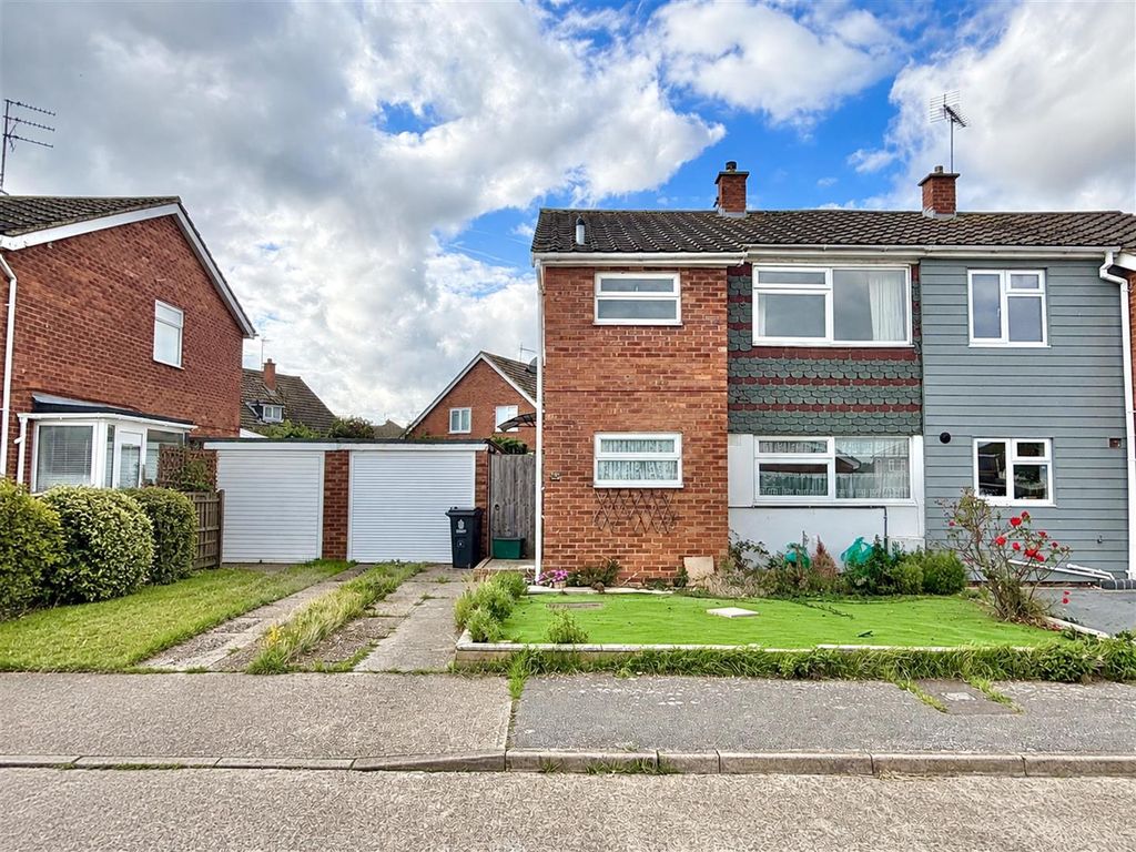 Property photo 1 of 15 Outside Front