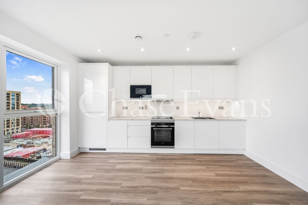 Property photo 2 of 13 Carmelia House, Aero