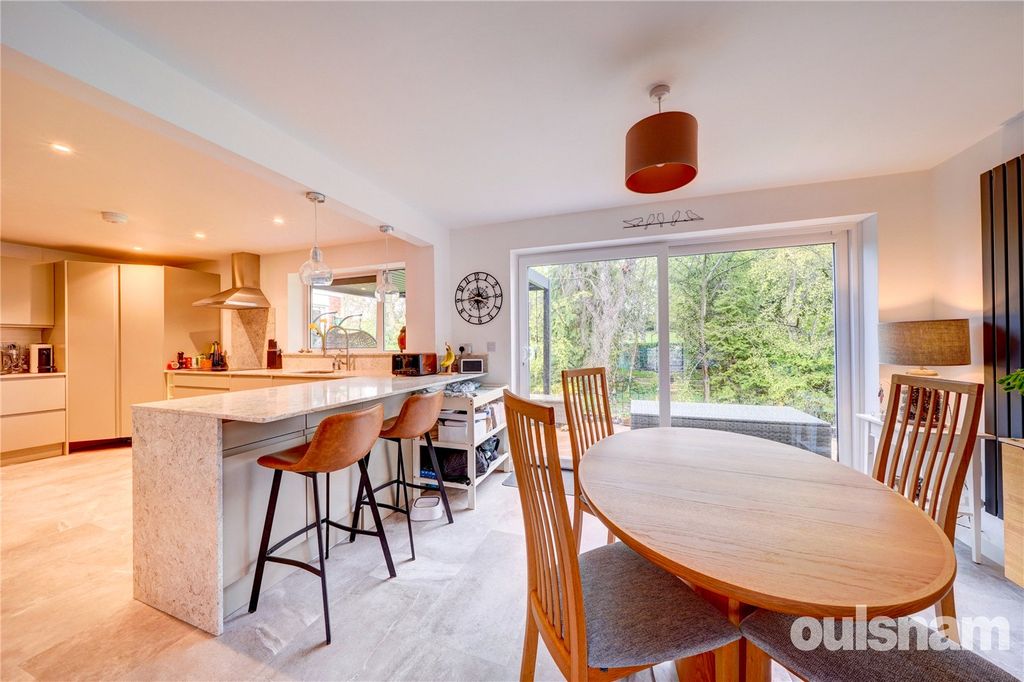 Property photo 2 of 30 Picture No. 11