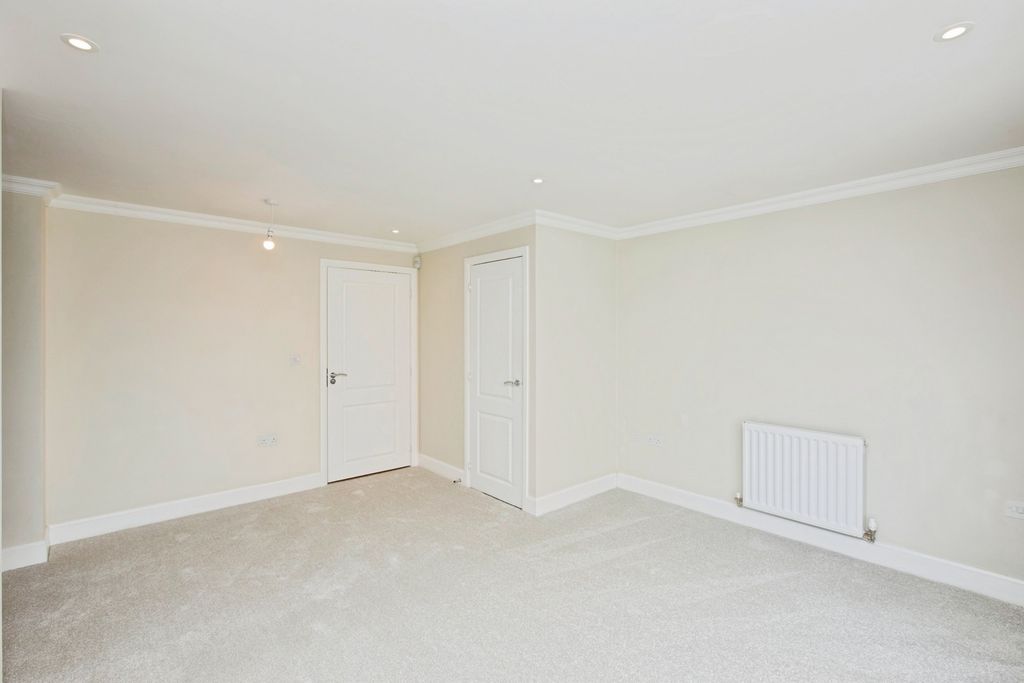 Property photo 3 of 18 Pbox-Img.Jpg