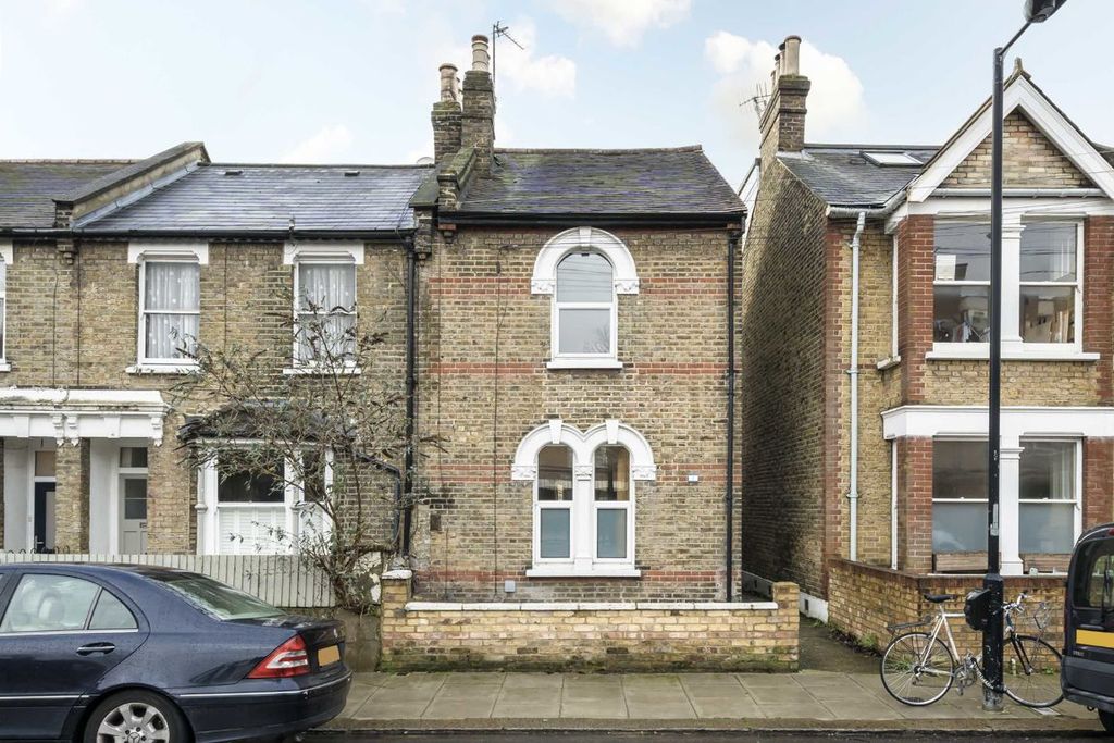 Property photo 1 of 8