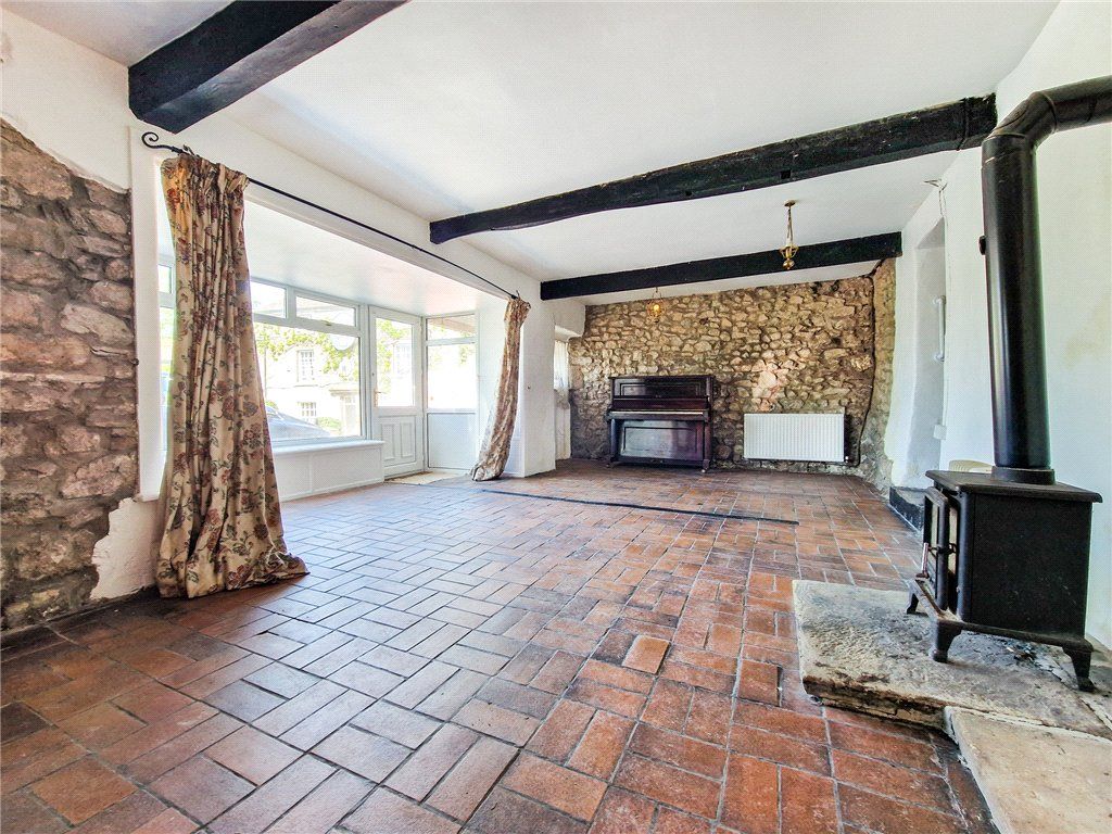 Property photo 2 of 19 Sitting Room