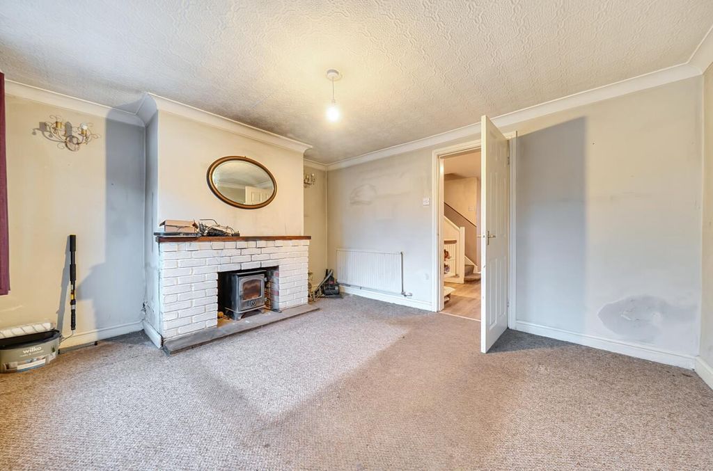 Property photo 3 of 17 1397567-12-69651A44c0253.Jpg