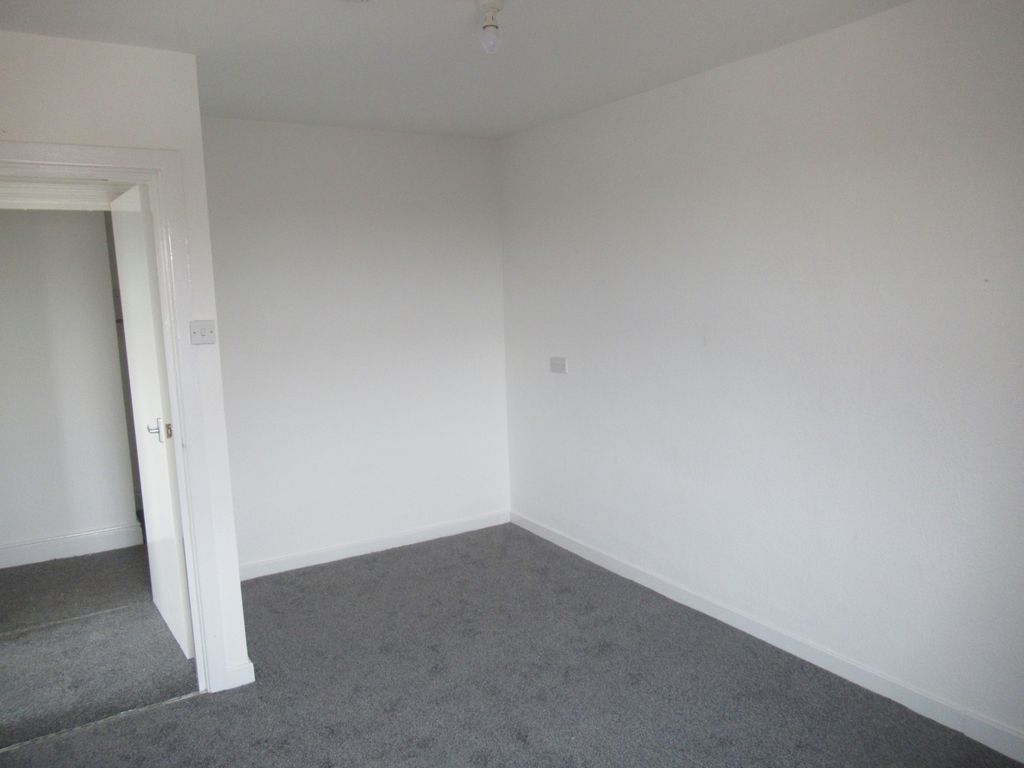 Property photo 3 of 6 Bedroom 1