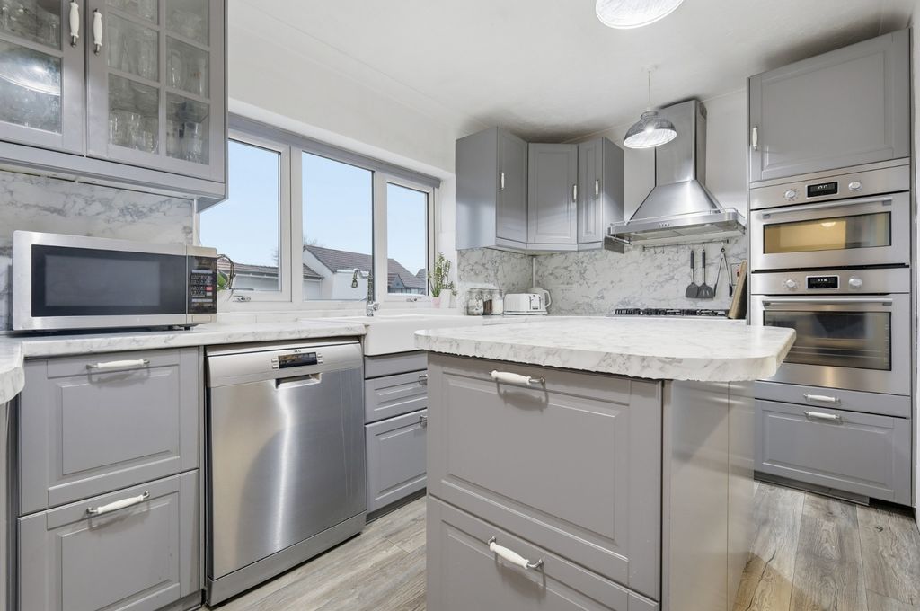 Property photo 3 of 25 4854802