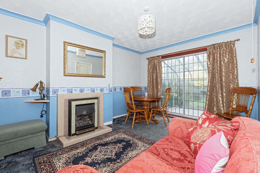 Property photo 3 of 19 Tower Rd_14.Jpg