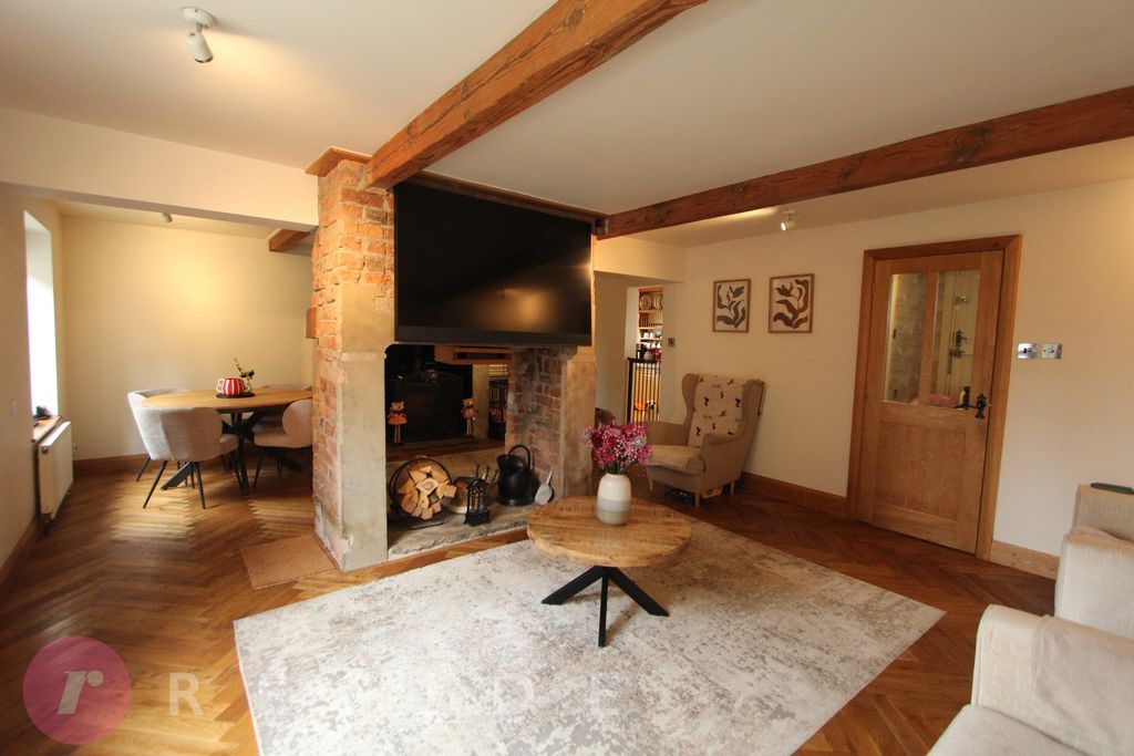 Property photo 2 of 22 Lounge