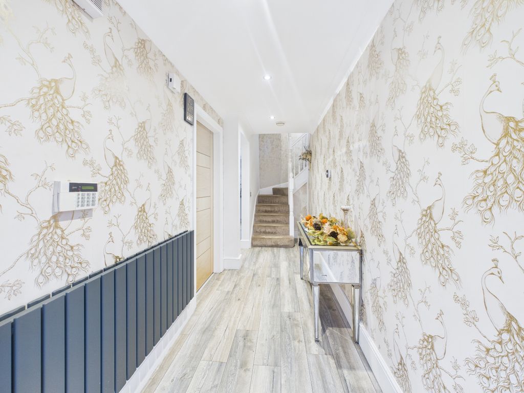 Property photo 2 of 35