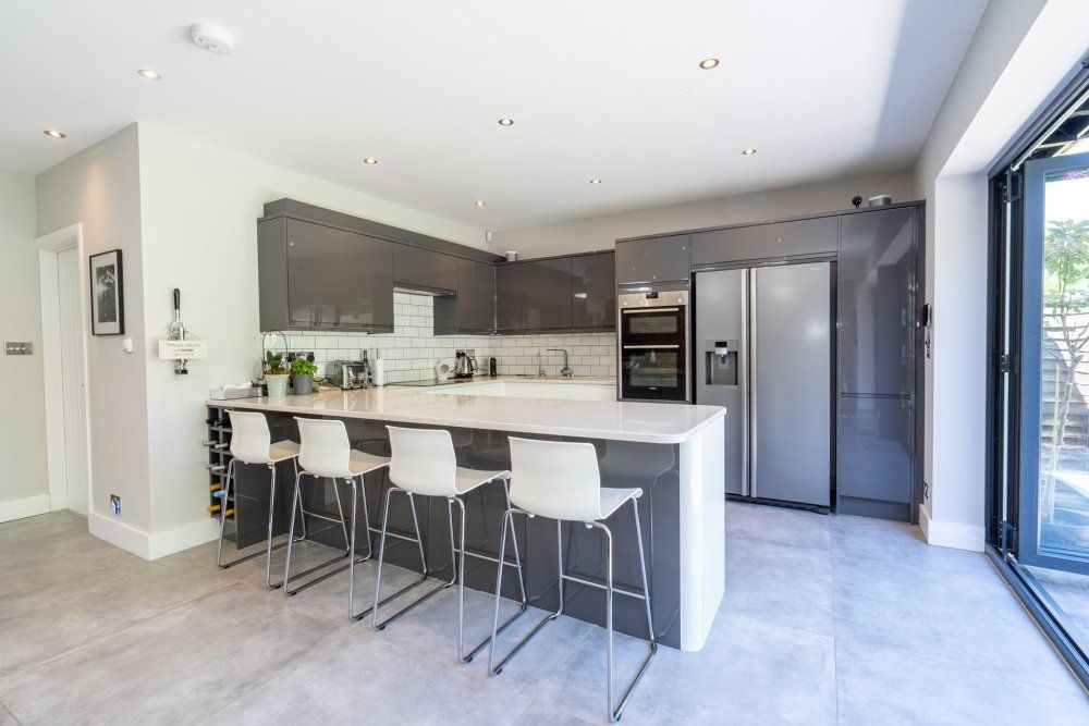 Property photo 3 of 12 Kitchen