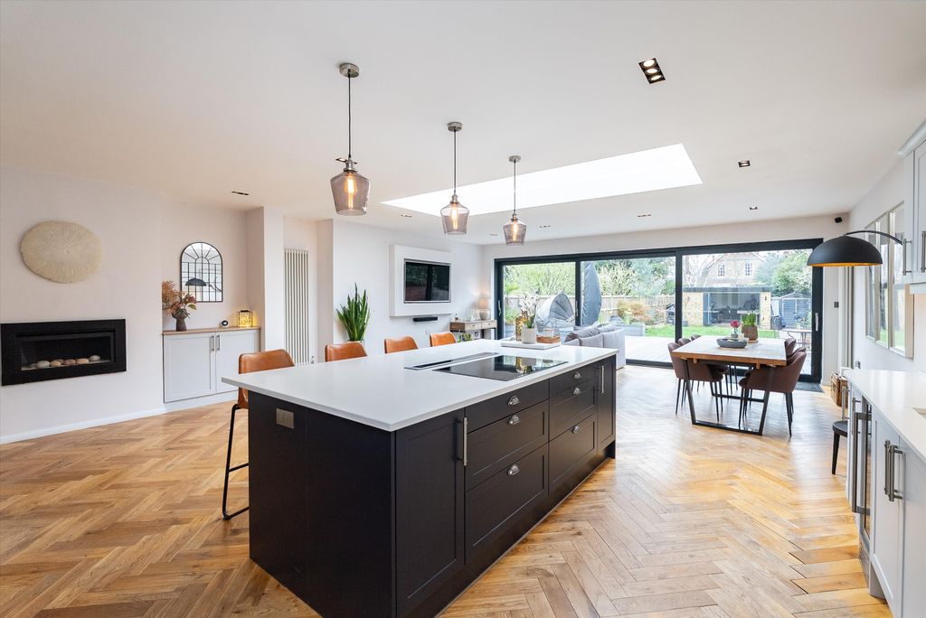 Property photo 3 of 22 Image