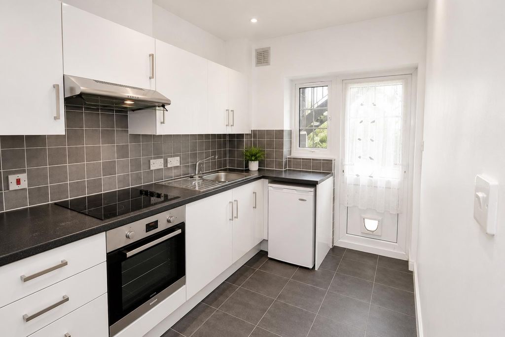 Property photo 2 of 6 3Efdade0-555c-461E-A3Fb-07c4c099F1E0.Png