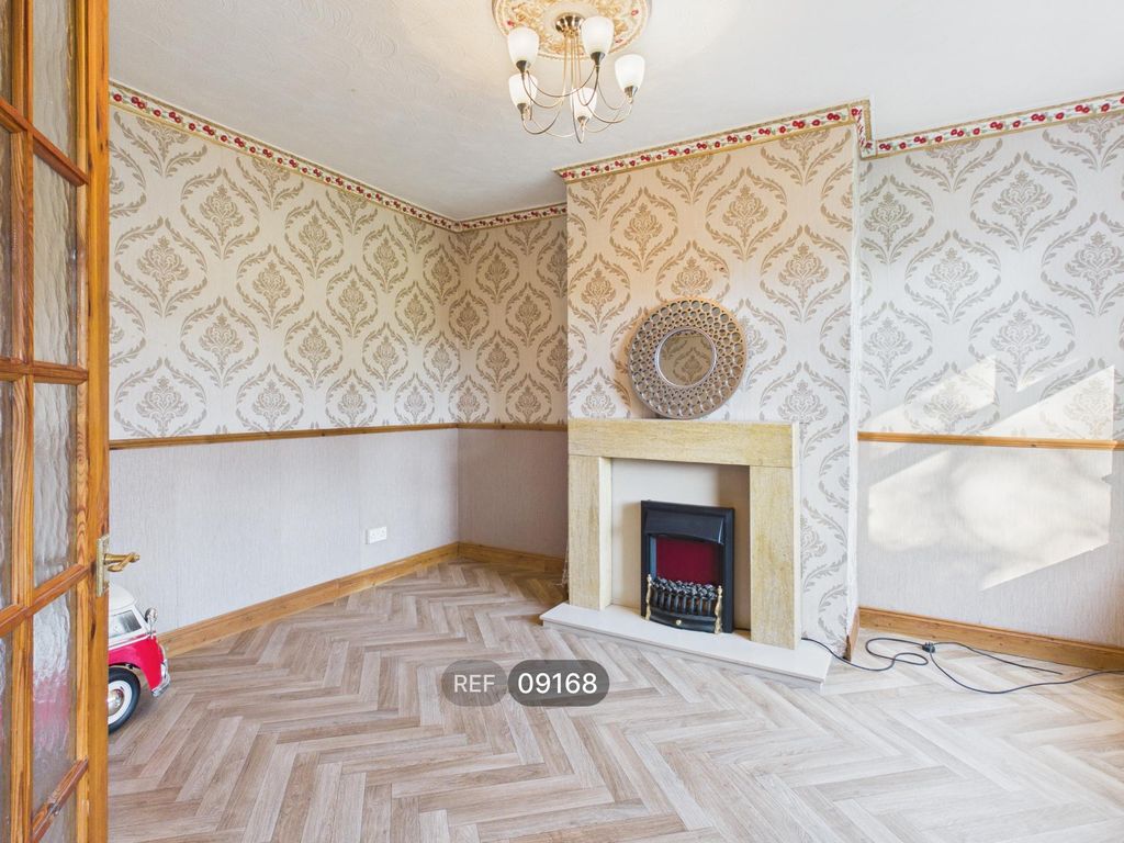 Property photo 2 of 40 Living Room