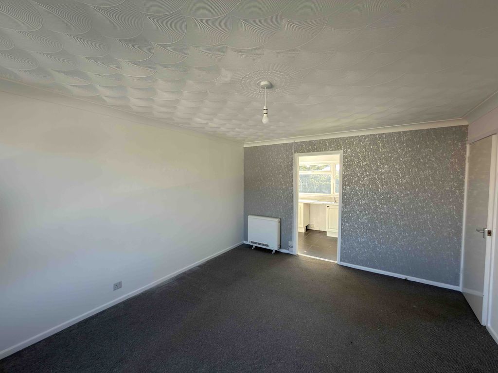 Property photo 2 of 9 Lounge