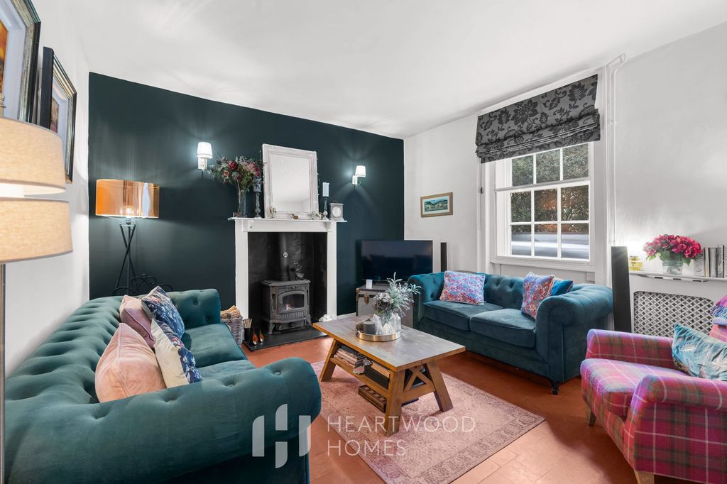 Property photo 2 of 25