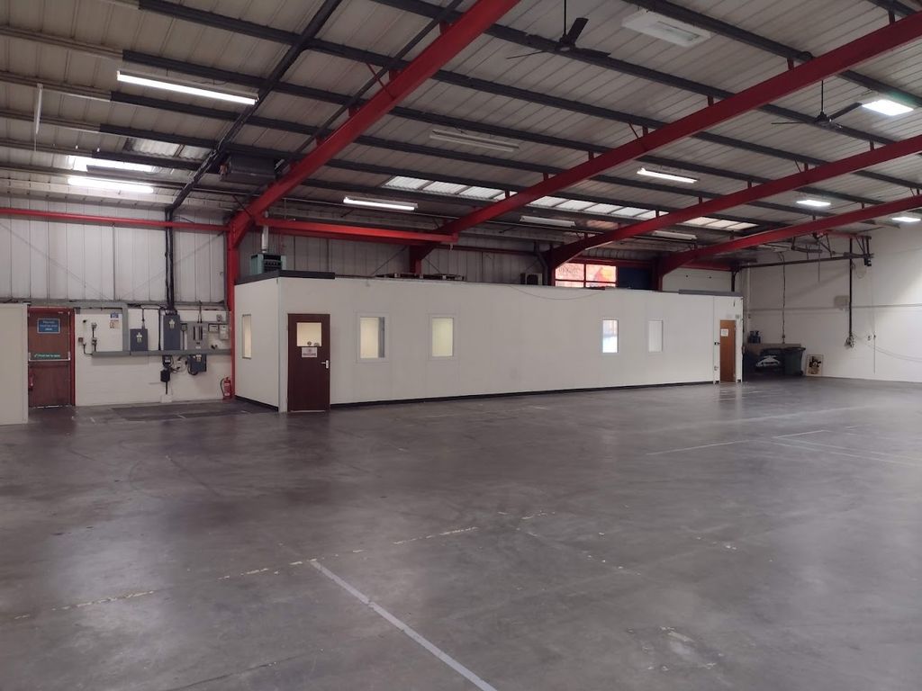 Property photo 2 of 6