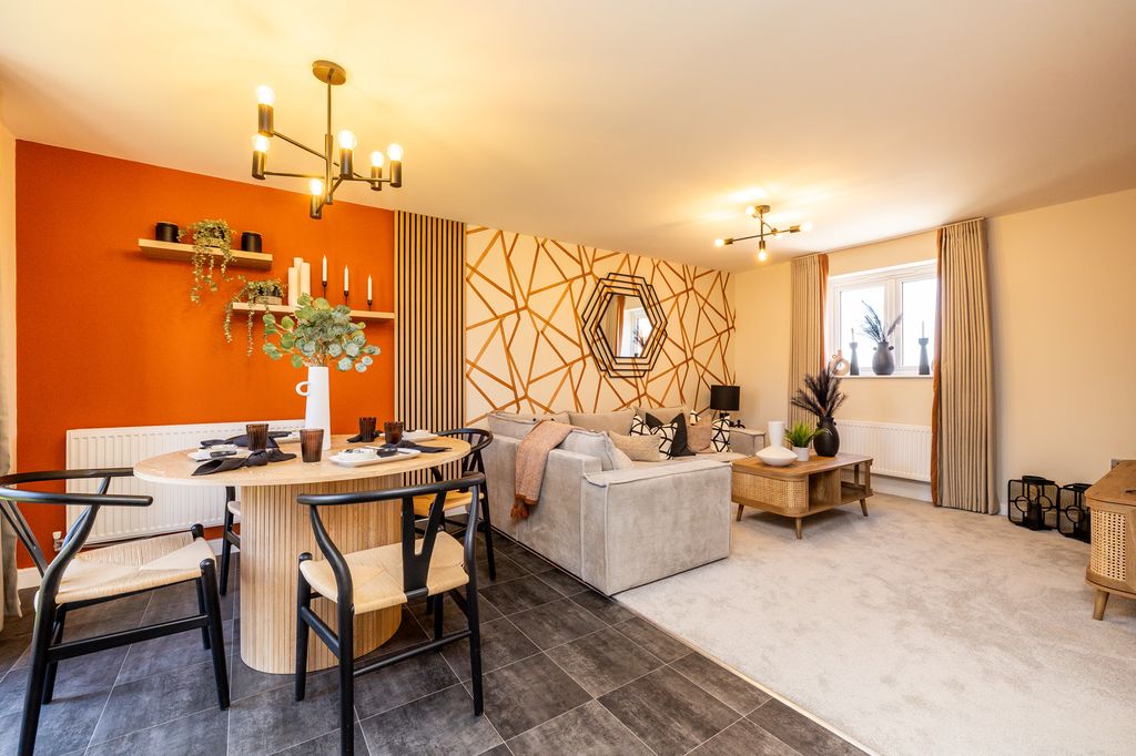 Property photo 2 of 7 Show Home