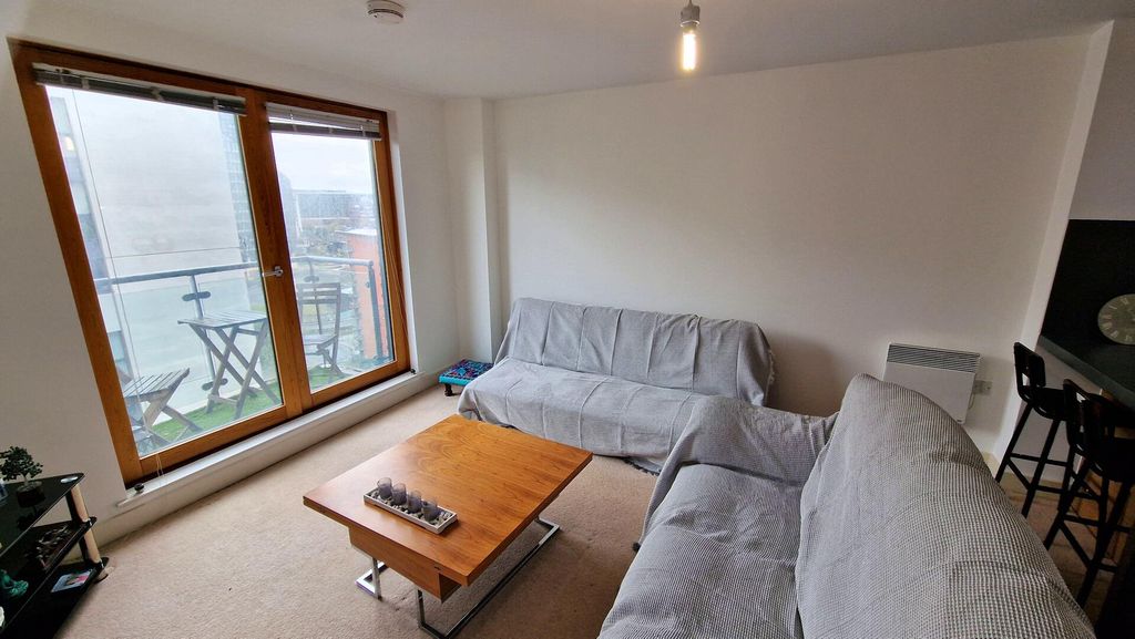 Property photo 3 of 44 Living Room