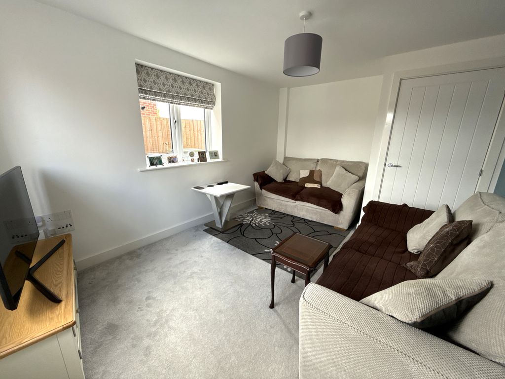 Property photo 2 of 9