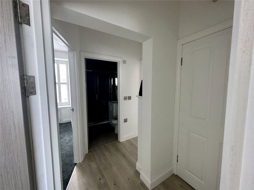 Property photo 2 of 17 Picture No. 20