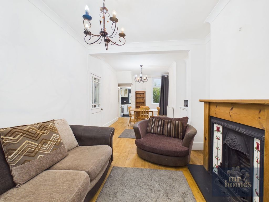 Property photo 3 of 31