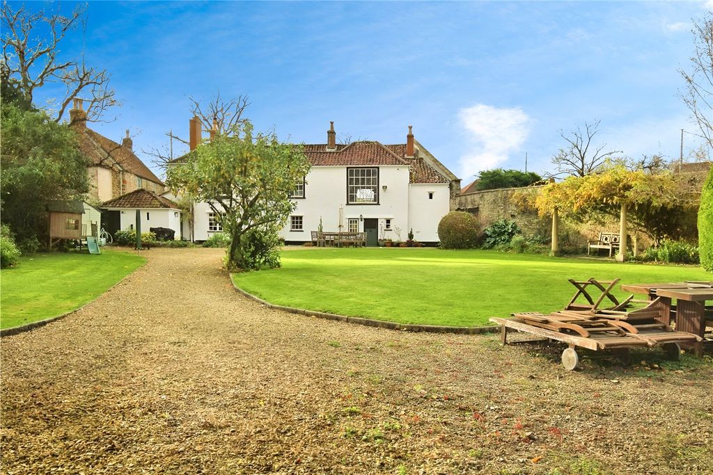 Property photo 1 of 66 Picture No. 27