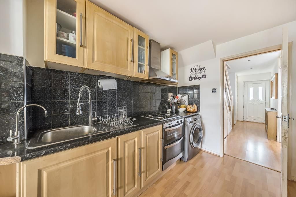 Property photo 3 of 20 Kitchen
