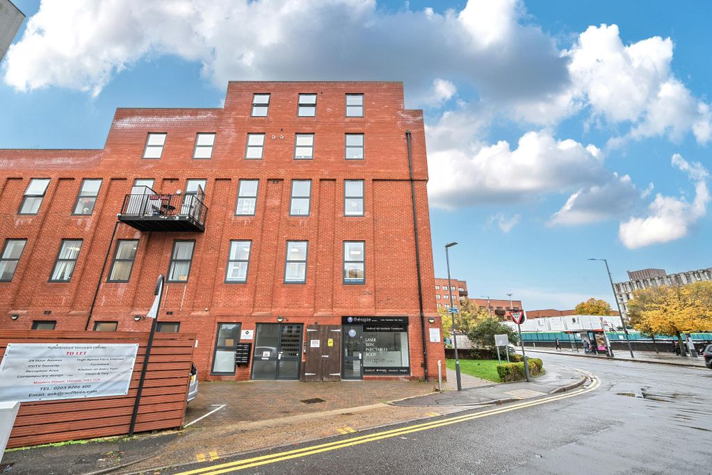 Property photo 2 of 9 1371428268F64Bc50d040.Jpg