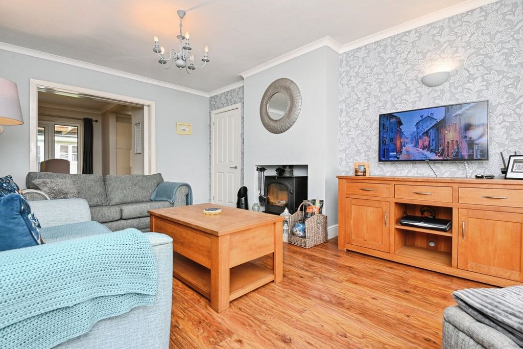 Property photo 3 of 19